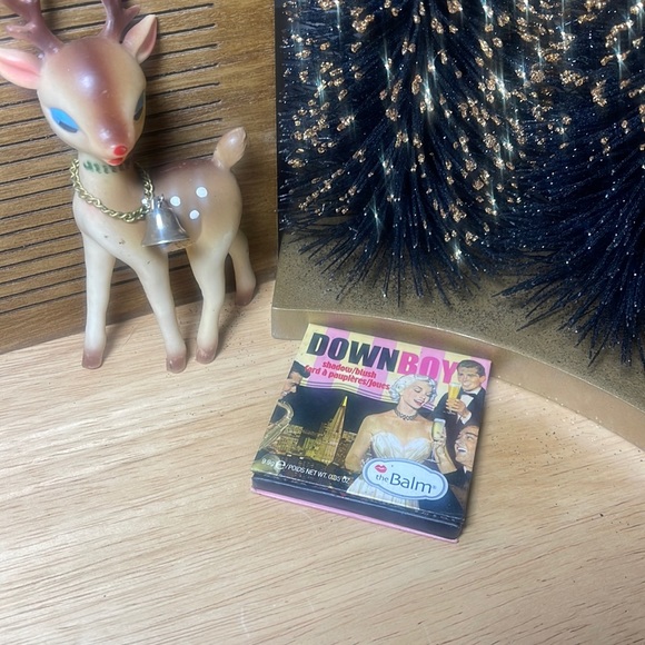 THEBALM DOWNBOY EYESHADOW BLUSH